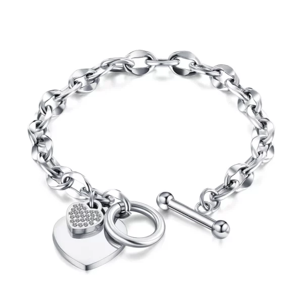Un Bracelet acier inoxydable femme cœur chaîne maillon couleur argent avec un charmant coeur.