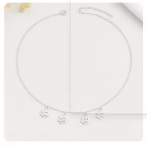 Collier chat en acier avec pendentifs pattes gravées – vue 3