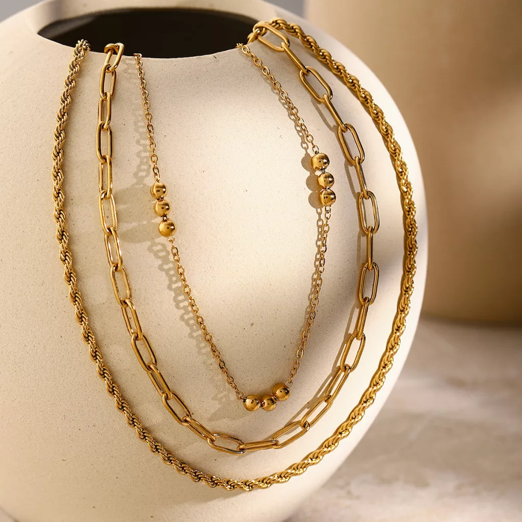 Collier Triple Rang Maille Corde Maillons Ovales et Chaîne Perlée