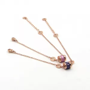 Bracelet chiffres romains en acier or rosé avec cristaux