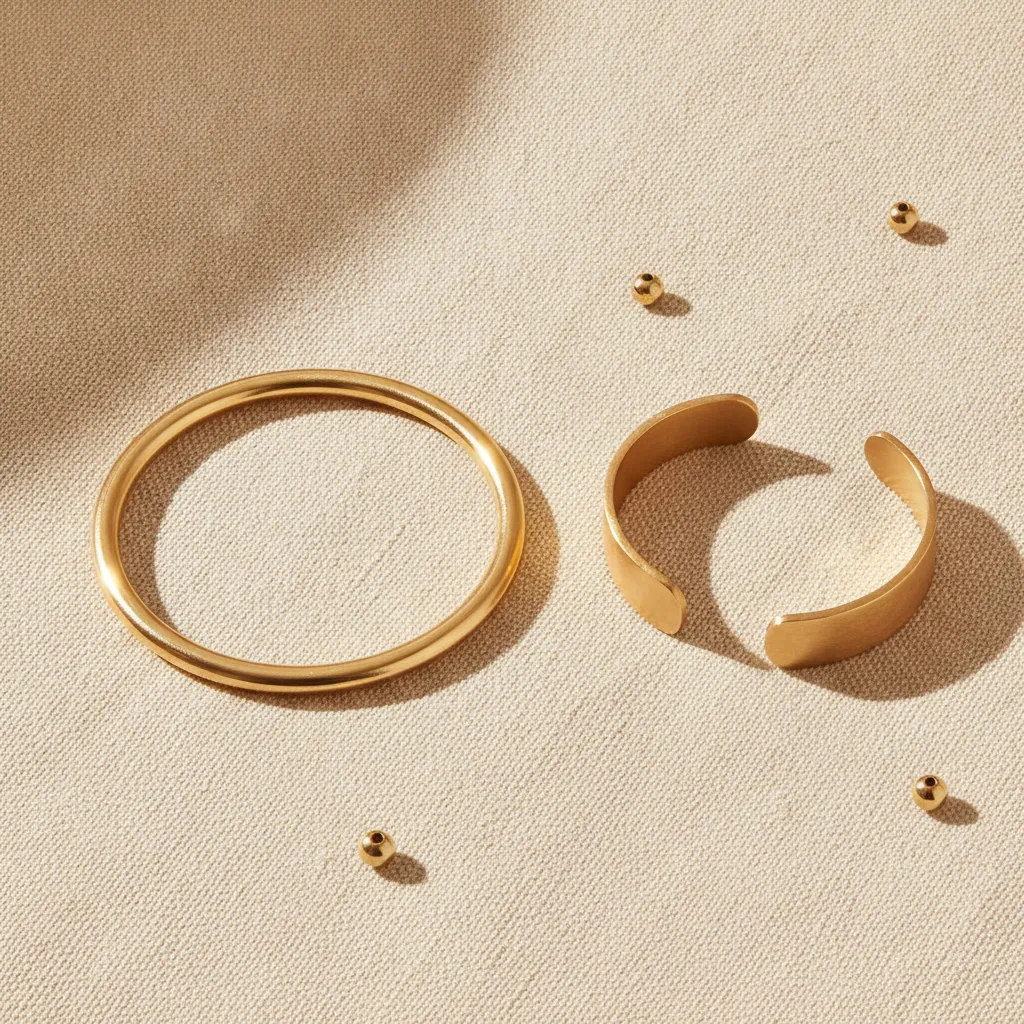 Bracelet jonc ouvert ou fermé : comparaison des deux formes
