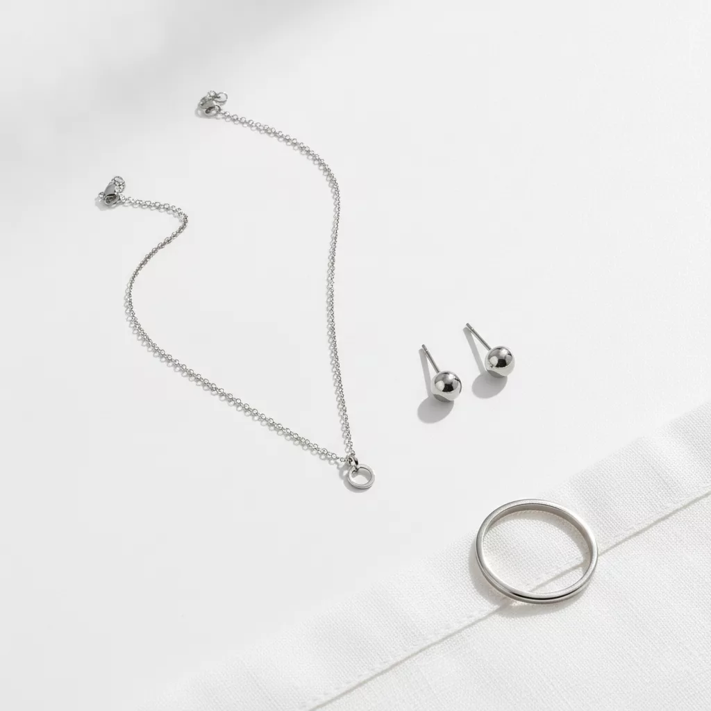 Bijoux minimalistes en acier inoxydable