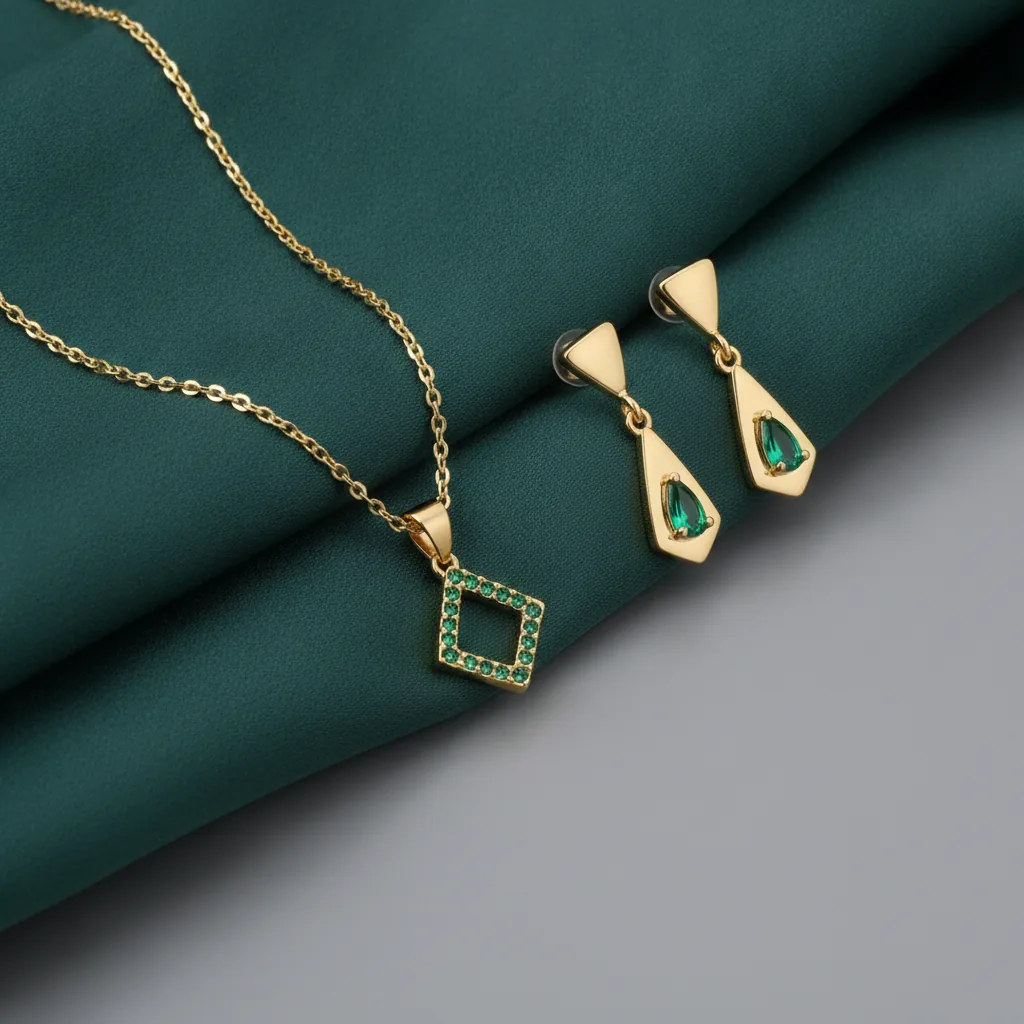 Bijoux dorés en acier inoxydable accordés à une robe verte